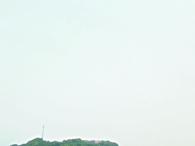 薄曇の空です