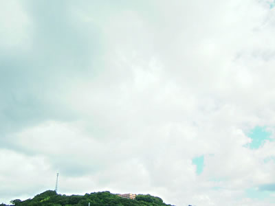 2011年9月5日（月）台風一過でもすっきりしない、空と雲の拡大写真です。